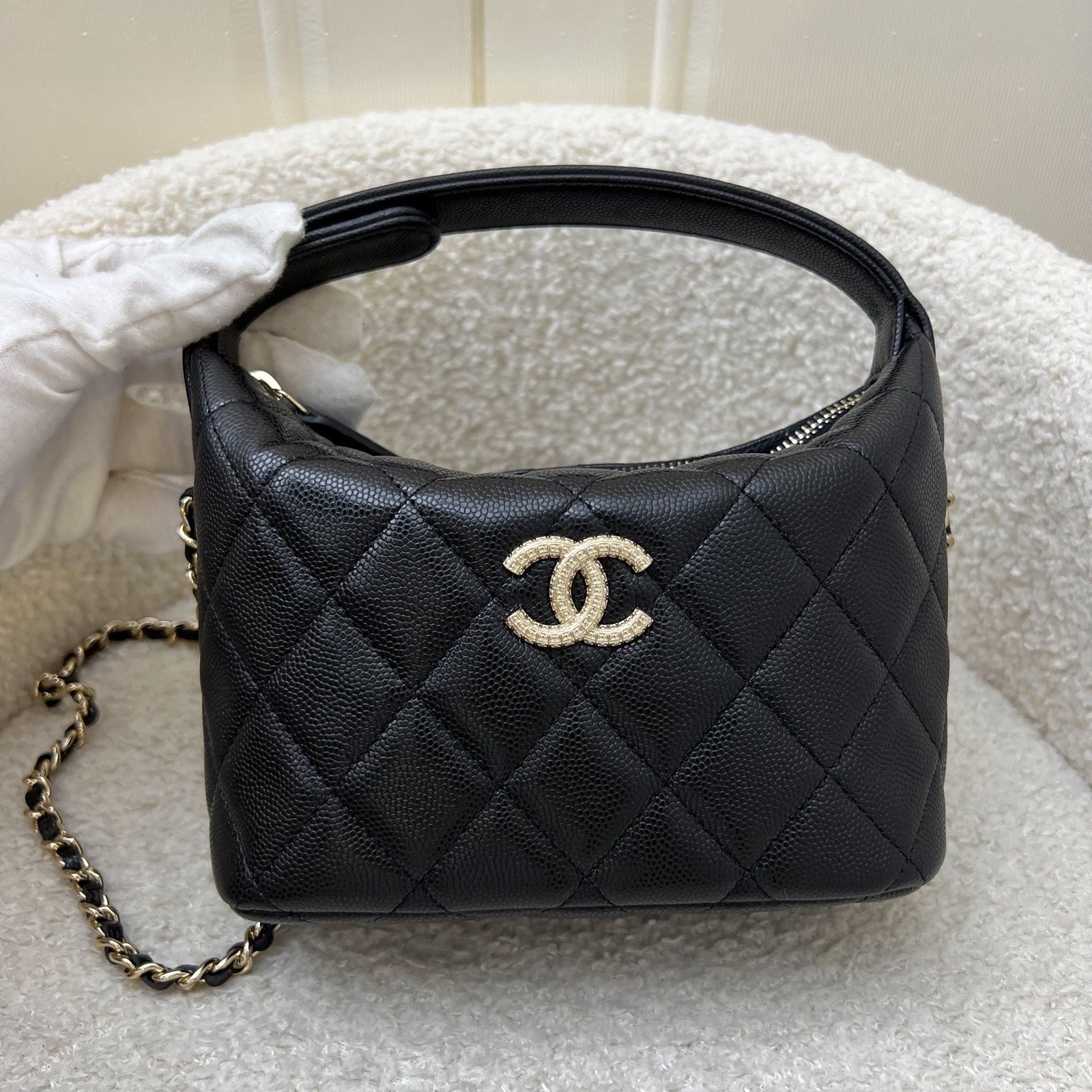 Chanel 25A Quilted Hobo Clutch on Chain in Black Caviar and LGHW Shoulder Bag