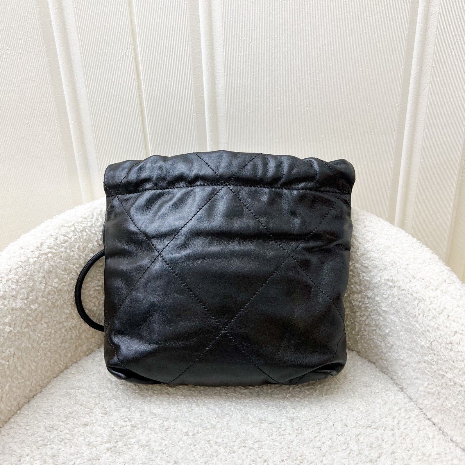 Chanel 22 Mini Borsa hobo Nero Shiny Vitello And AGHW