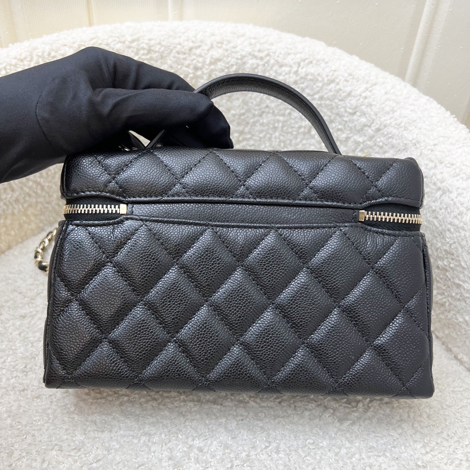 [New Local Jan ] Chanel 25C Vanity / Clutch with Chain (LP Style Bag) in Black Caviar and LGHW