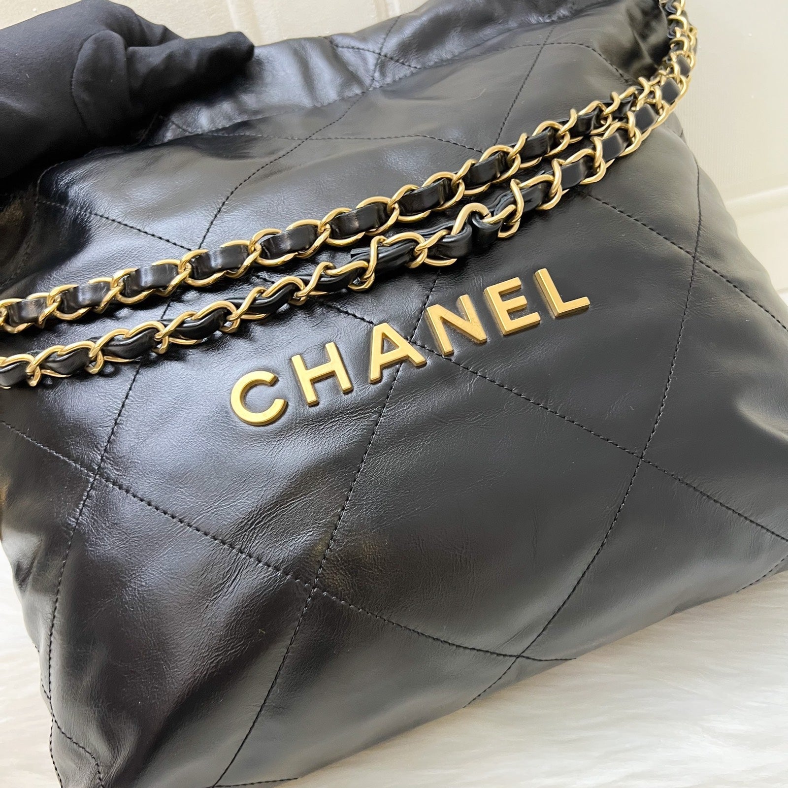 [Local Set – May ] Chanel 22 Small Hobo Bag in Black Shiny Calfskin and AGHW
