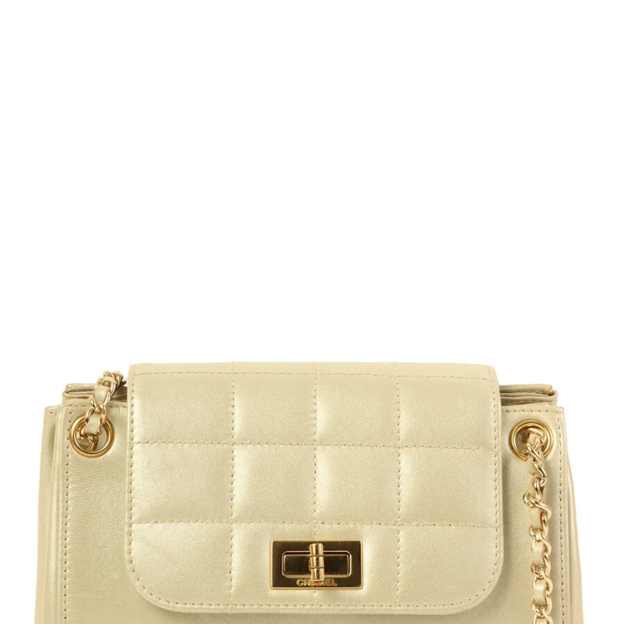 Chanel Around Made Chocolate Bar. Mini Chain Bag Champagne Gold | Studio Nafay