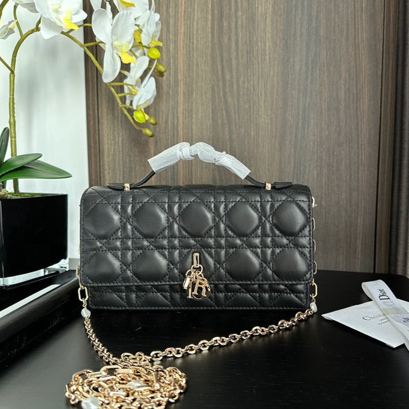 MISS CD 21CM BLACK LAMBSKIN | Studio Nafay