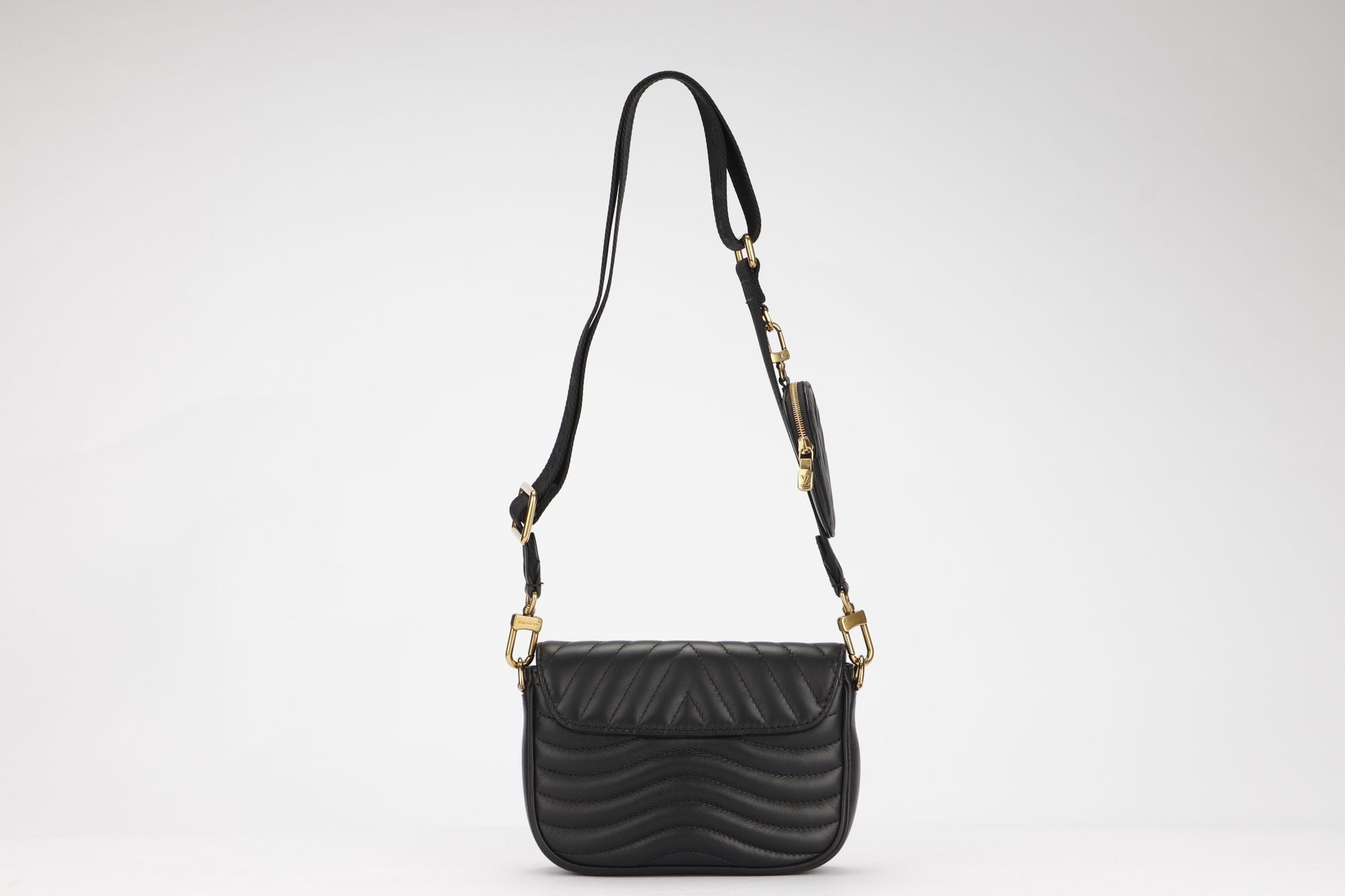 Louis Vuitton New Wave Multi Pochette ( ) Noir Color, with Strap, Chain, Dust Cover & Box Clutch