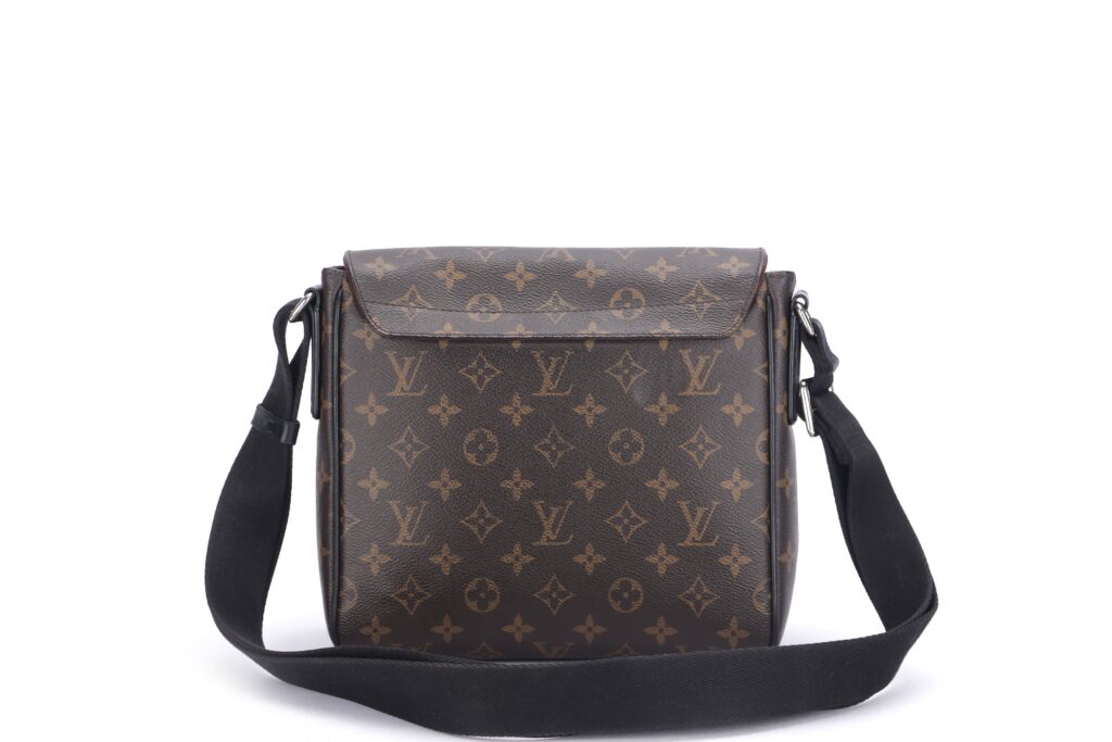 LOUIS VUITTON ( ) DISTRICT PM MONOGRAM CANVAS MESSENGER BAG ( ), NO DUST COVER - Product Image 2