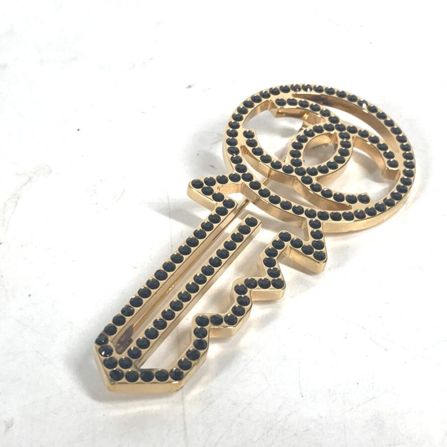 CHANEL Brooch metal gold B17A Key Design | Studio Nafay