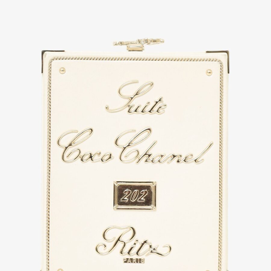 Chanel -18 White Lambskin -Cosmopolite Coco In Ritz Clutch with Chain | Studio Nafay