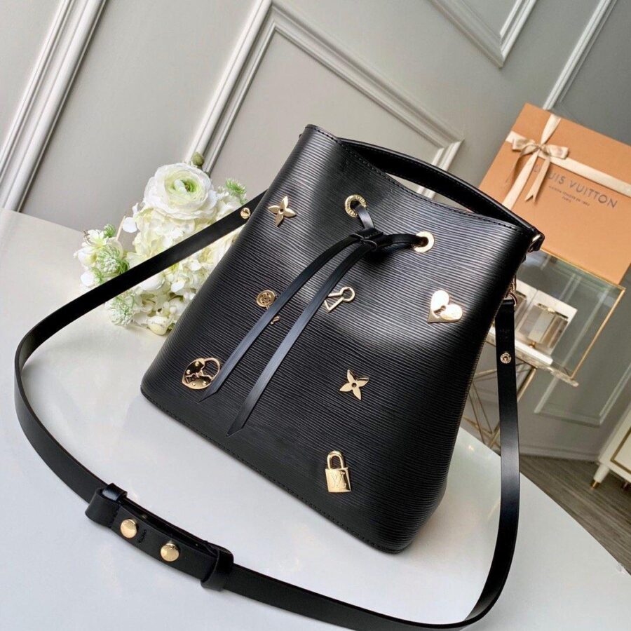 Louis Vuitton NÉONOÉ BB | Studio Nafay