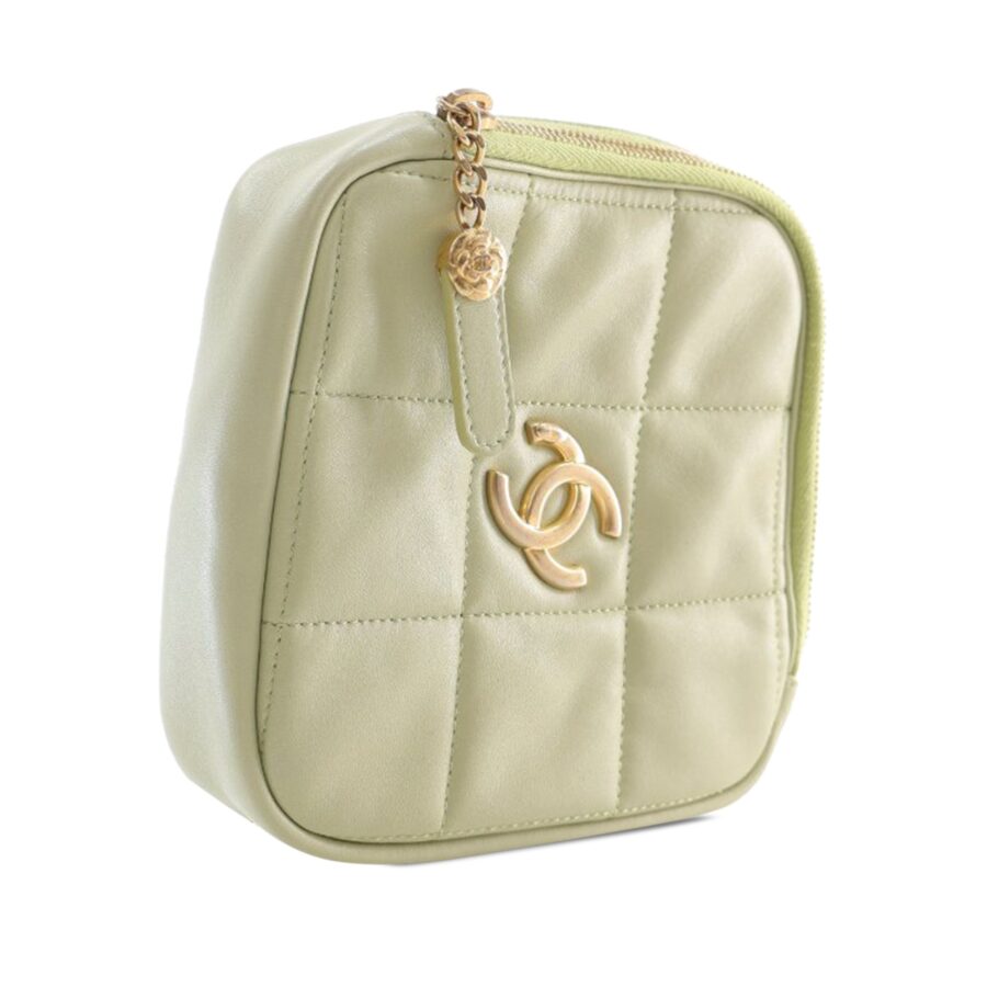 Chanel Leather Crossbody Bag Style 27 | Studio Nafay