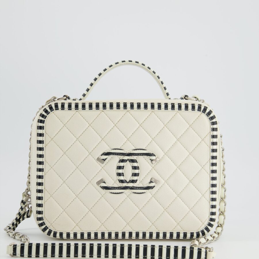 Chanel handbag white – front view