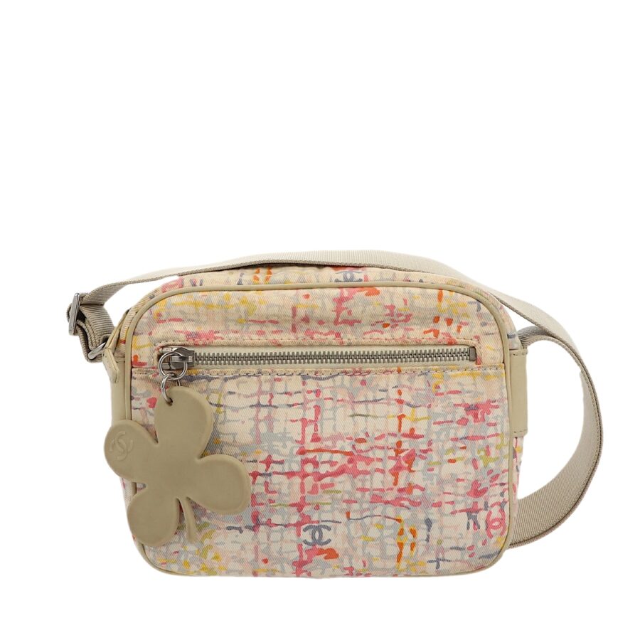 Chanel Leather Crossbody Bag Style 22 | Studio Nafay