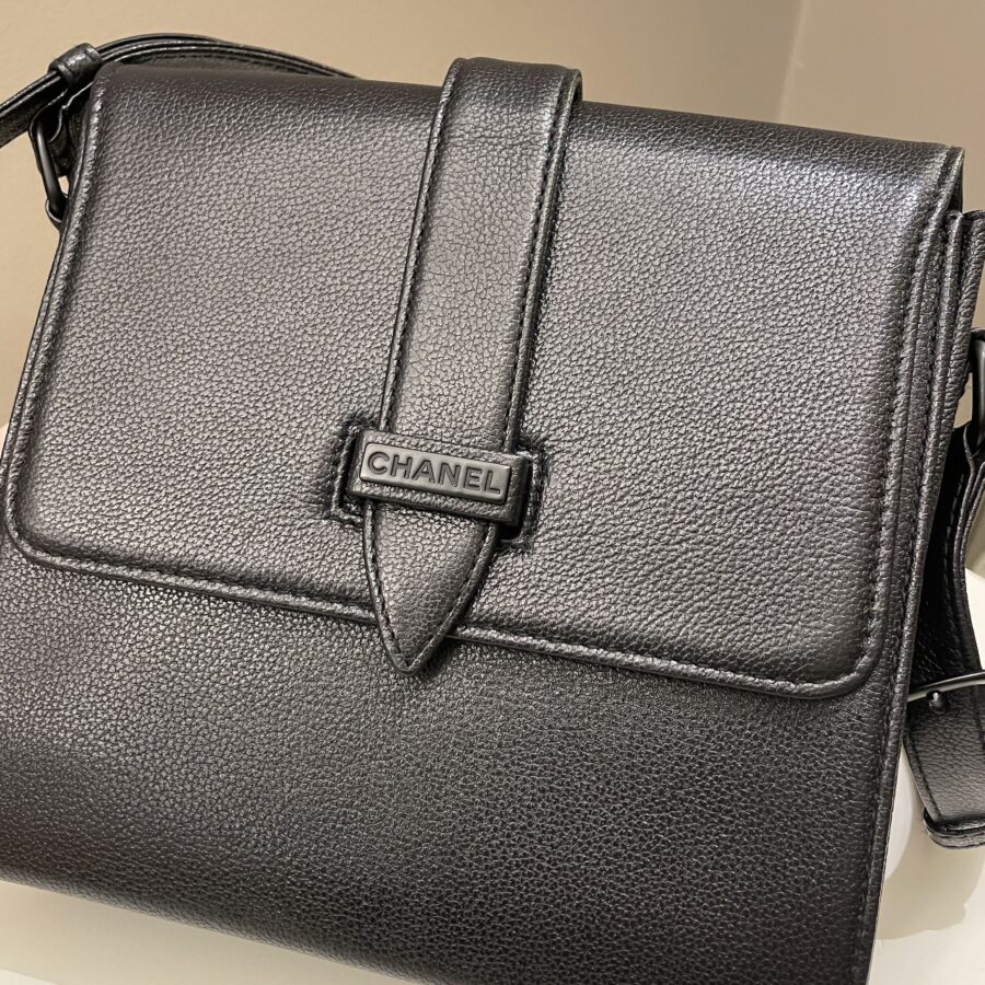 Chanel Messenger Crossbody Black Grainy Leather | Studio Nafay