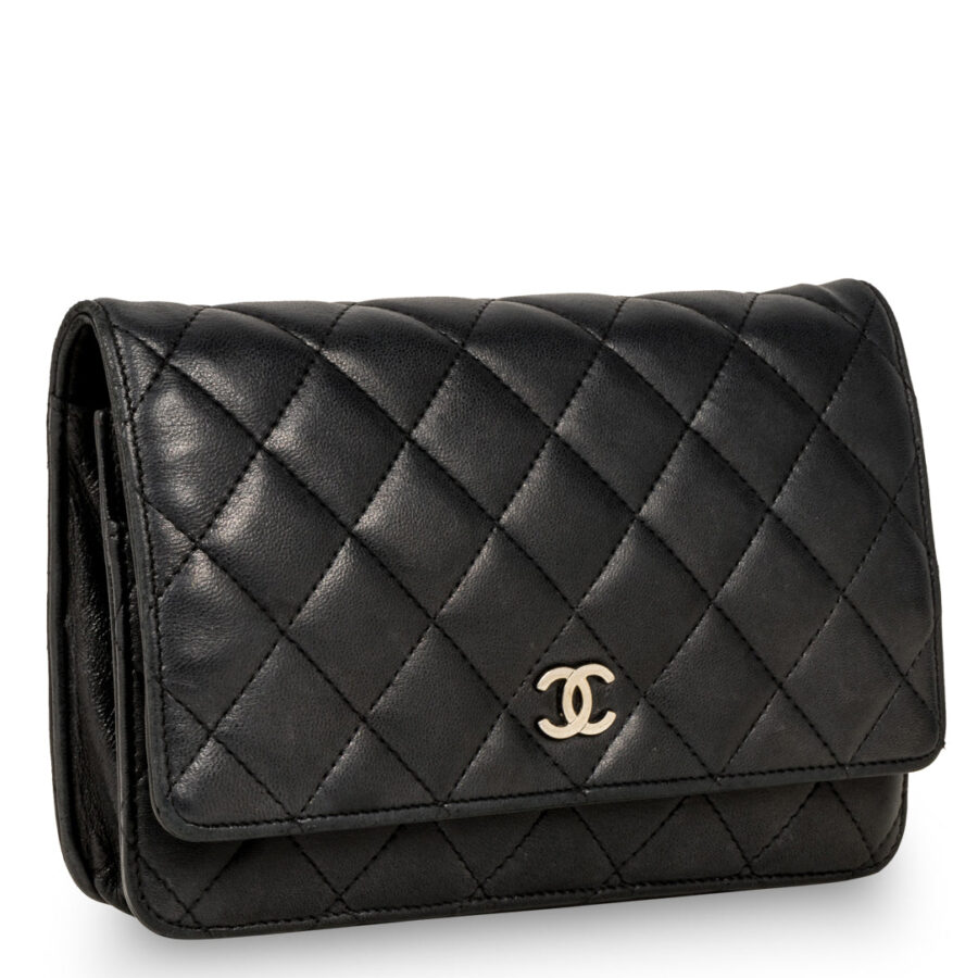 Classic Wallet on Chain - Lambskin | Studio Nafay