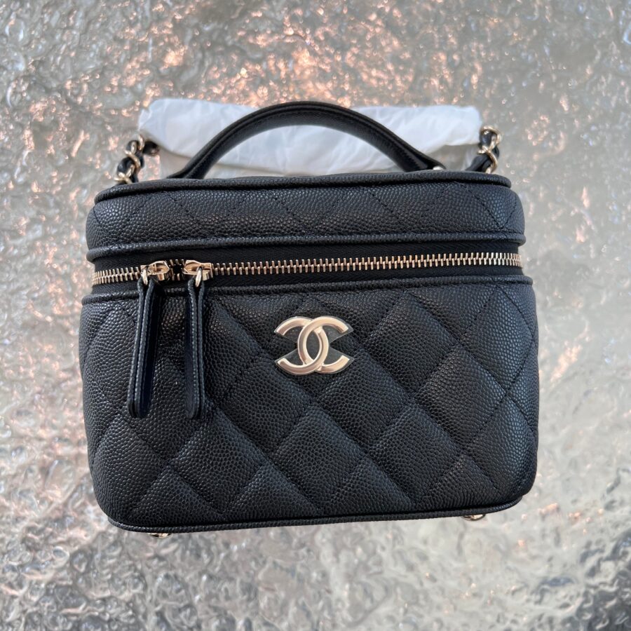 Chanel Black Elegant Handbag 30 | Studio Nafay