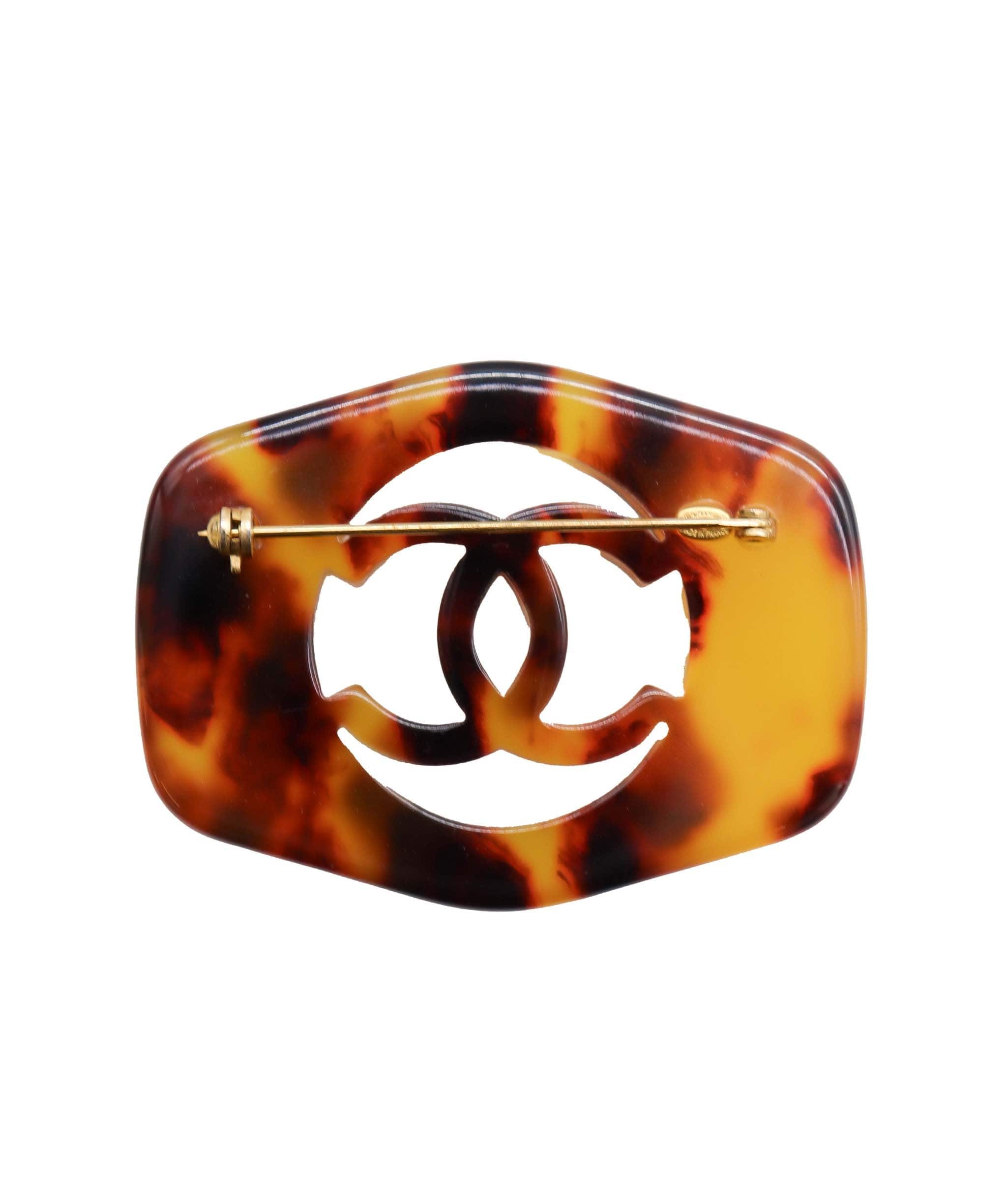 Chanel Elegant Handbag 21