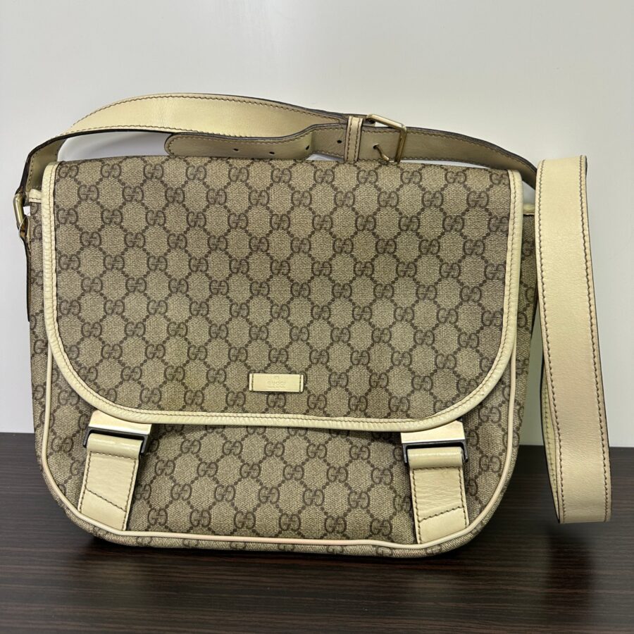 Snaffle bit vinyl crossbody bag Gucci Grey in Vinyl | Studio Nafay