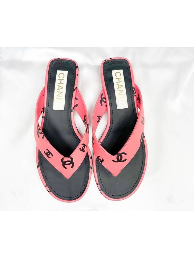 CC Logo Print Lambskin Flip Flops Pink Chanel | Studio Nafay