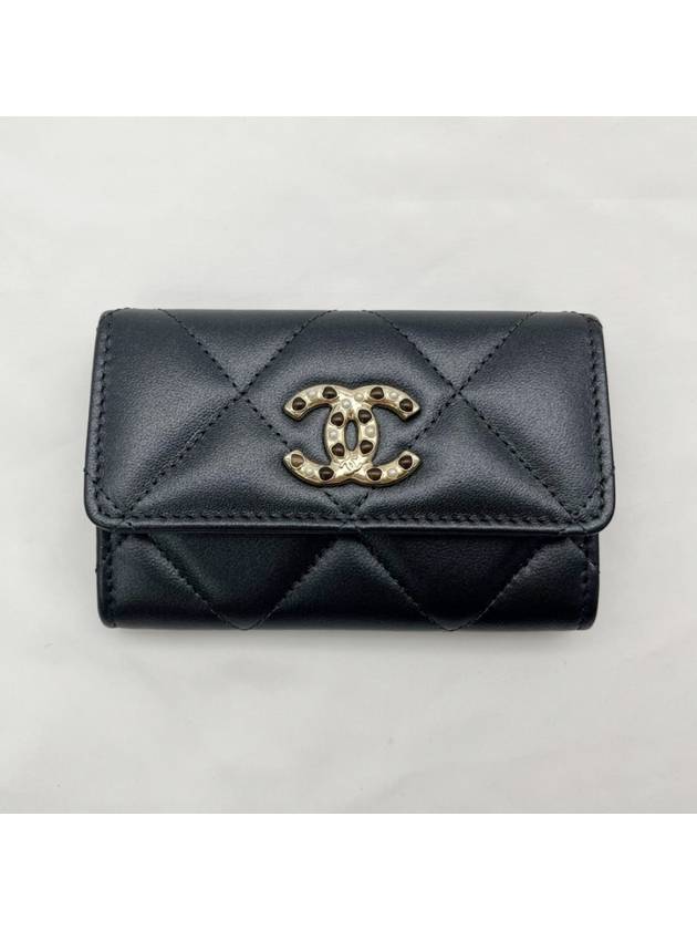 CC Logo Flap Lambskin Card Wallet Black Chanel | Studio Nafay