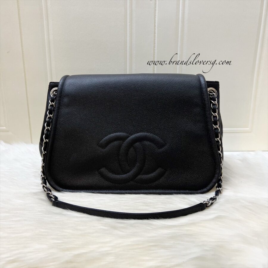 Chanel Maxi Accordion Shoulder Bag in Black Caviar and SHW | Studio Nafay