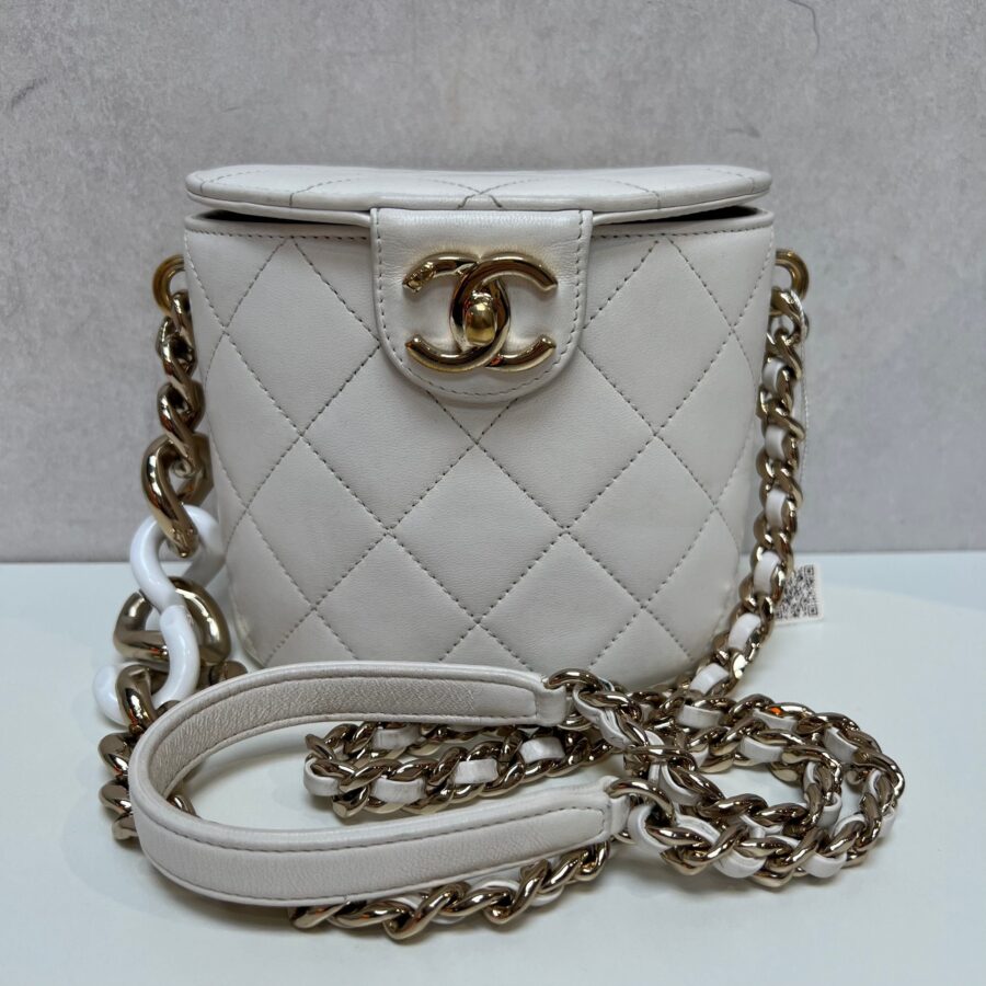 Chanel Elegant Chain Vanity Case - Crossbody Bags | Studio Nafay