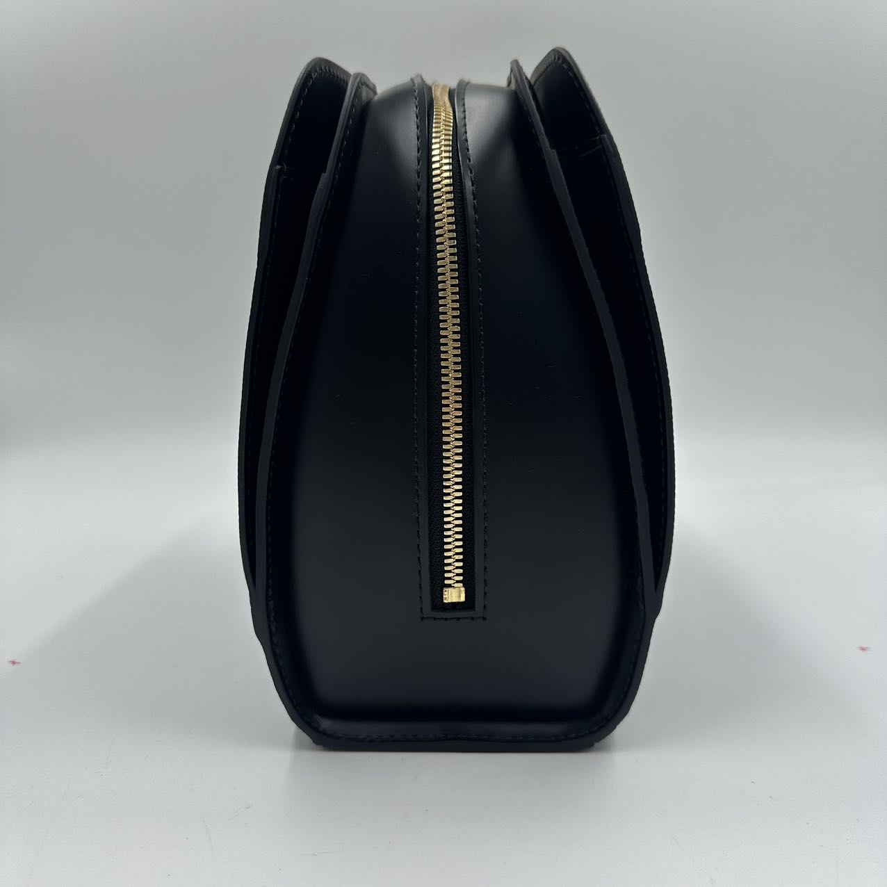 LOUIS VUITTONEpi Pont Neuf Bag