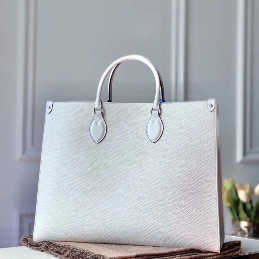 Louis Vuitton MM Bag | Studio Nafay