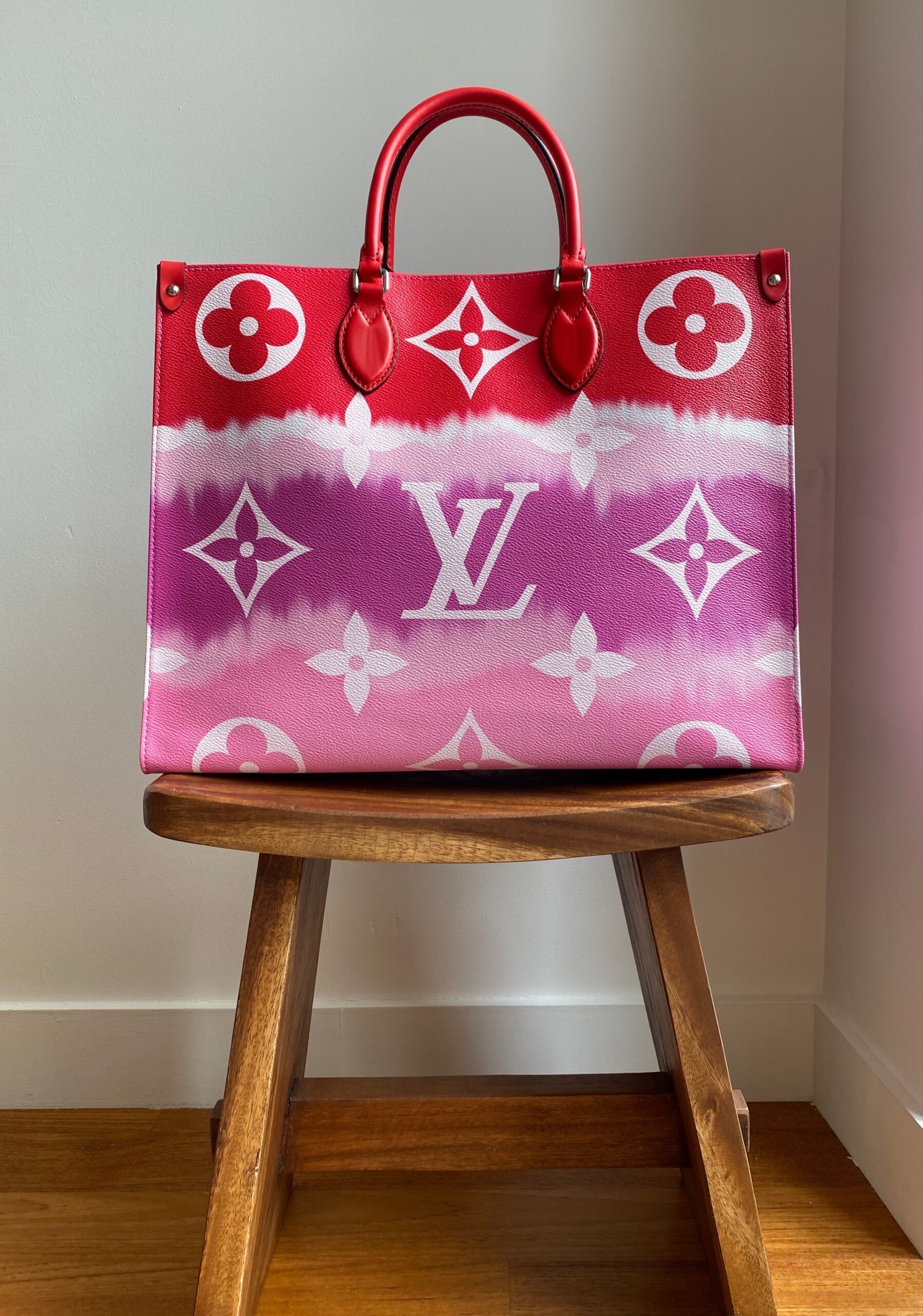 Louis Vuitton Onthego LV Escale Rouge Tote