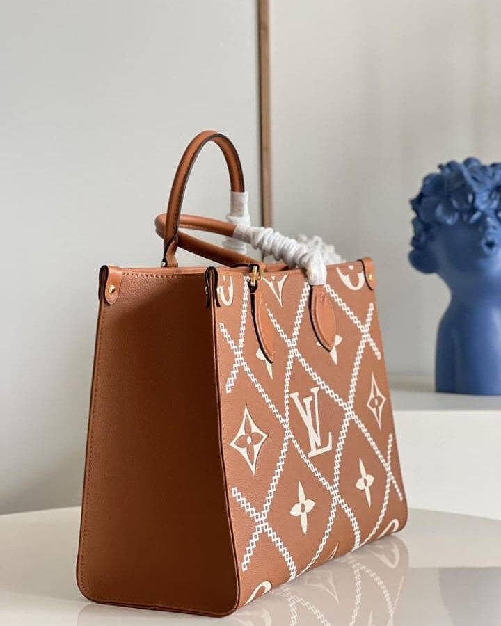 Louis Vuitton MM Bag | Studio Nafay