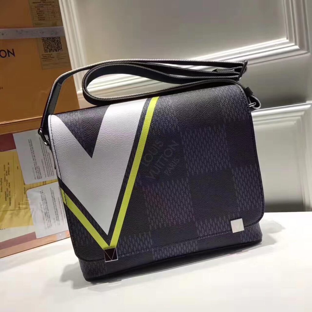 Louis Vuitton District PM Messenger Bag Damier Cobalt Canvas Yellow - Product Image 2