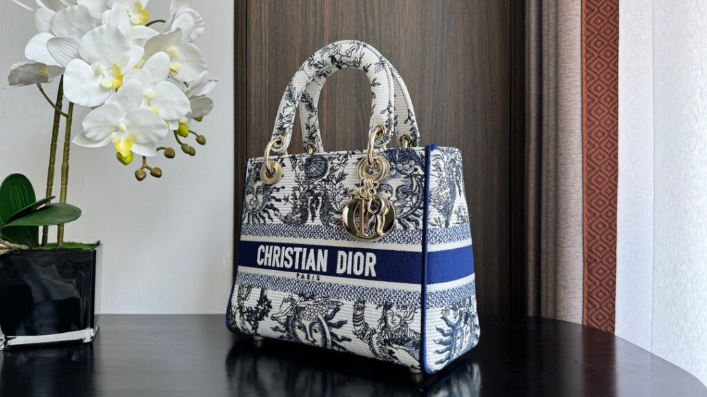 medium lady 24 blue white embroidery | Studio Nafay