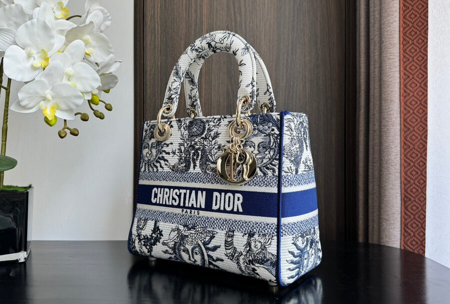 medium lady 24 blue white embroidery | Studio Nafay