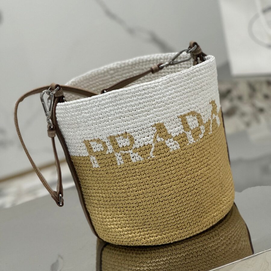 BUCKET BAG 25 IN WHITE MIX BEIGE RAFFIA AND BROWN CALFSKIN HANDLE | Studio Nafay