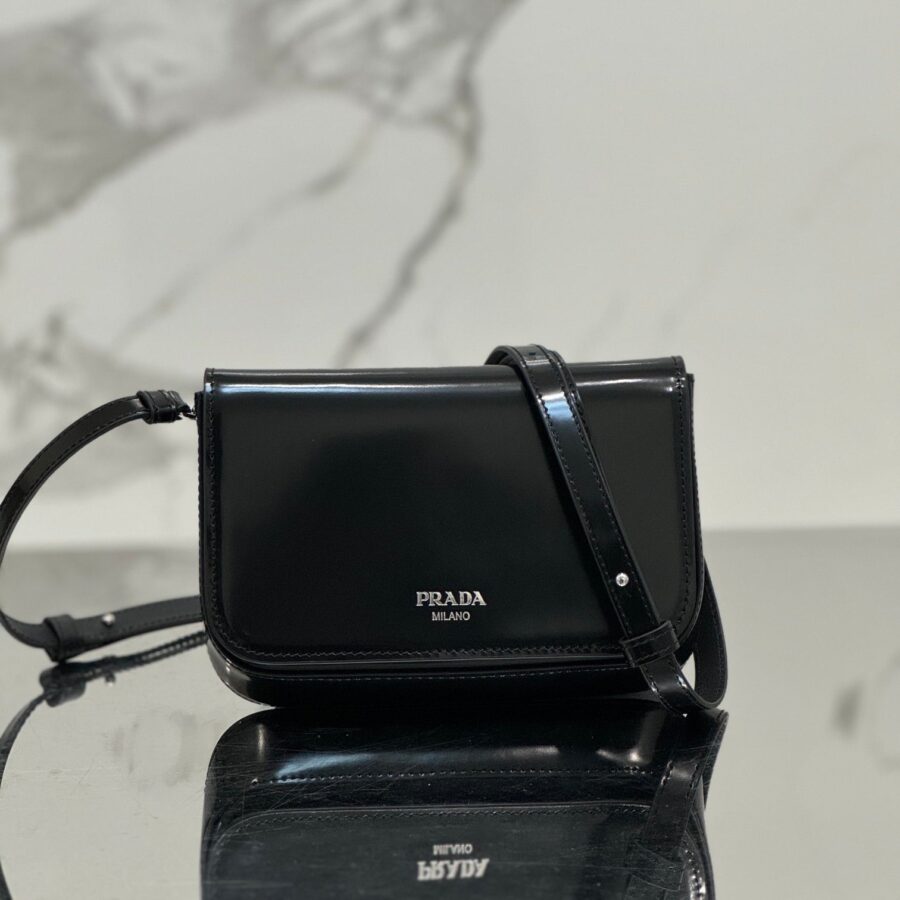 FLAP BAG 18 IN BLACK SHINY CALFSKIN | Studio Nafay