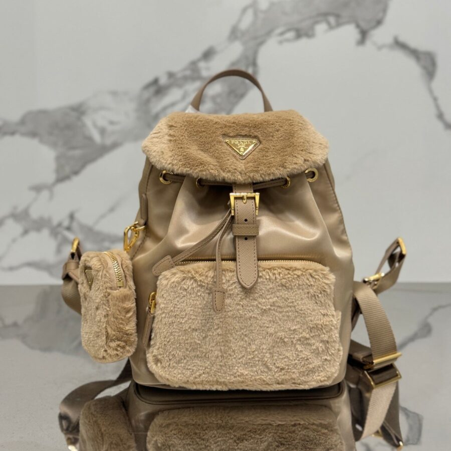 BACKPACK 25 IN BEIGE PARACHUTE FABRIC AND RABBIT FUR | Studio Nafay
