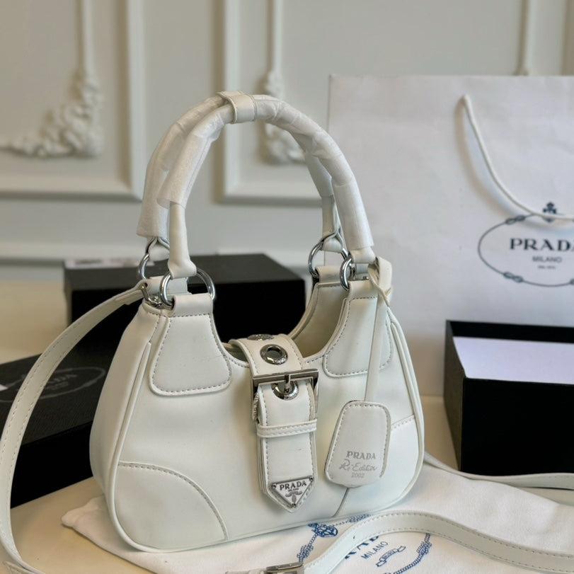 PRA 23 MOON PADDED BAG WHITE CALFSKIN WITH STRAP | Studio Nafay