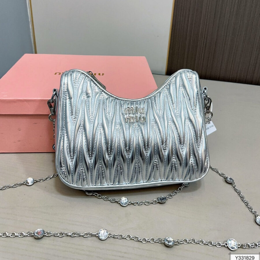 CRYSTAL CHAIN 26 BAG IN SILVER LAMBSKIN | Studio Nafay