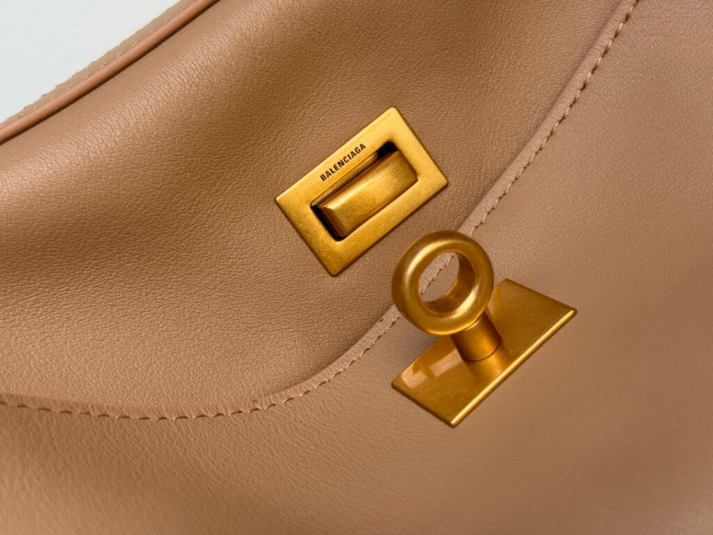 RODEO MEDIUM BAG 35 IN CAMEL BEIGE SMOOTH CALFSKIN GOLD HARDWARE | Studio Nafay