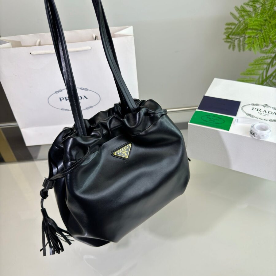 DRAWSTRING BUCKET BAG 25 IN BLACK SOFT LAMBSKIN | Studio Nafay