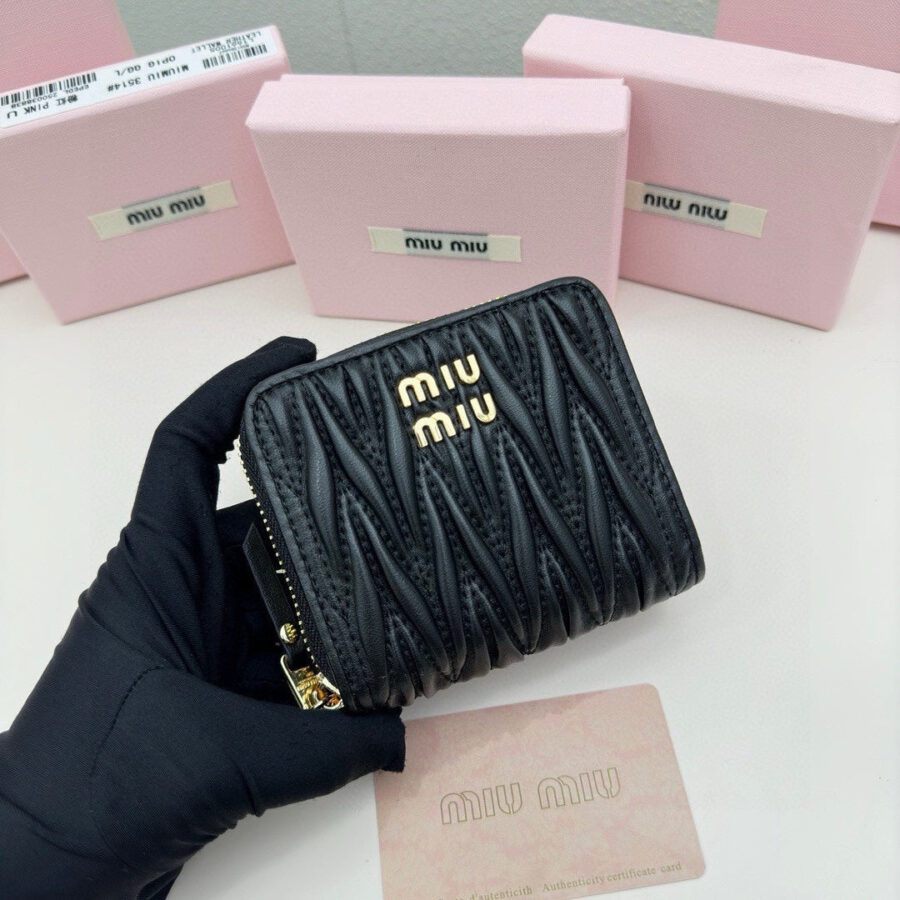 SMALL MATELASSÉ WALLET 10 IN BLACK LEATHER | Studio Nafay