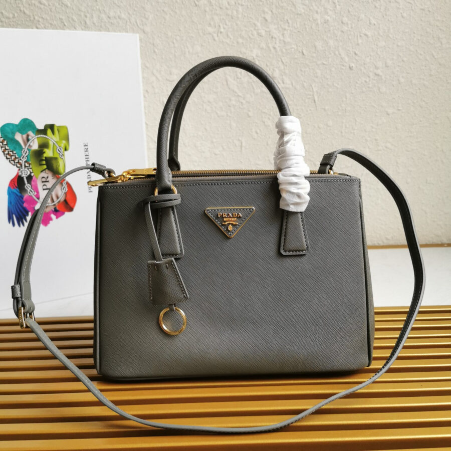 PRA GALLERIA 28 BAG IN DARK GREY SAFFIANO LEATHER | Studio Nafay