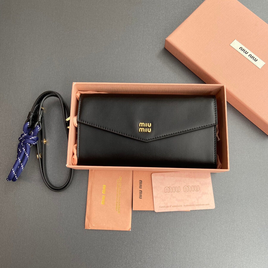 MICRO BAG 19 IN BLACK SMOOTH CALFSKIN | Studio Nafay