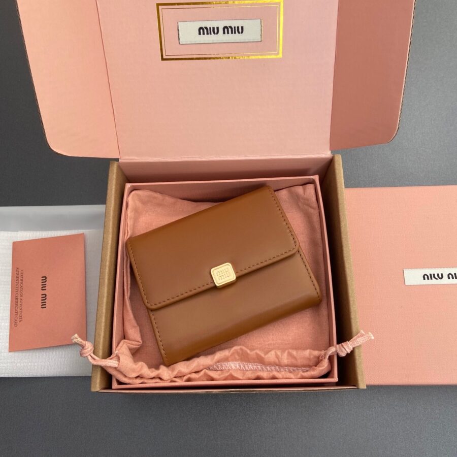 WALLET 12 IN SANTA FE BROWN SMOOTH CALFSKIN GOLD HARDWARE | Studio Nafay
