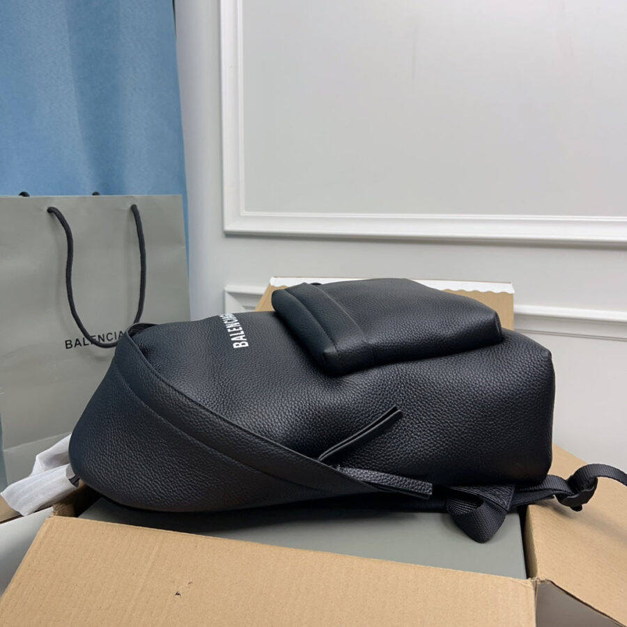 EVERYDAY BACKPACK 39 IN BLACK GRAINED CALFSKIN | Studio Nafay