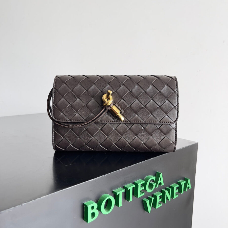 ANDIAMO BAG 19 IN FONDANT CALFSKIN | Studio Nafay