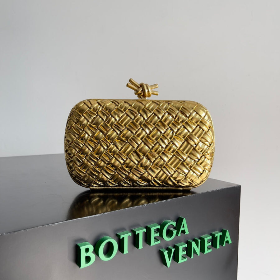 CLASSIC KNOT 20 IN GOLDEN LAMBSKIN | Studio Nafay