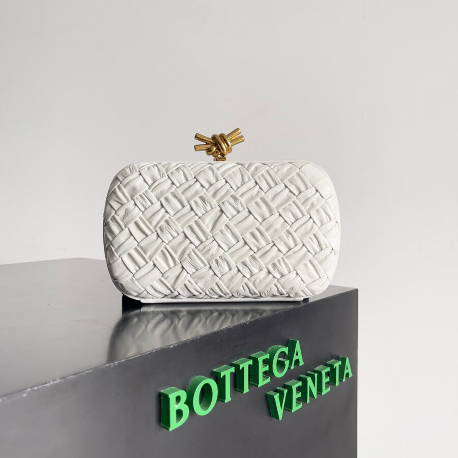 CLASSIC KNOT 20 IN WHITE LAMBSKIN | Studio Nafay
