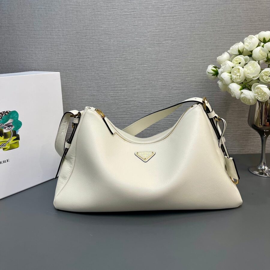 LARGE HOBO BAG 39 IN WHITE SOFT LAMBSKIN | Studio Nafay