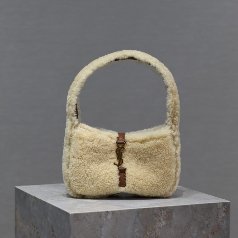 LE 5 À 7 MINI BAG 19 IN CREAM SHEARLING AND BROWN CALFSKIN TRIM | Studio Nafay