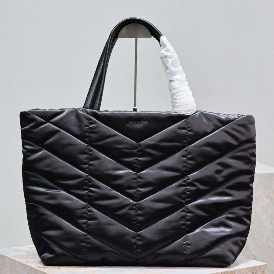 PUFFER LARGE TOTE BAG 57 IN BLACK SILK | Studio Nafay