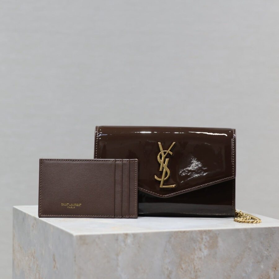 uptown chain wallet 19cm dark brown patent calfskin | Studio Nafay