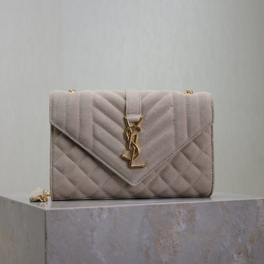 ENVELOPE SMALL CHAIN BAG 22 IN BEIGE SUEDE GOLD HARDWARE | Studio Nafay